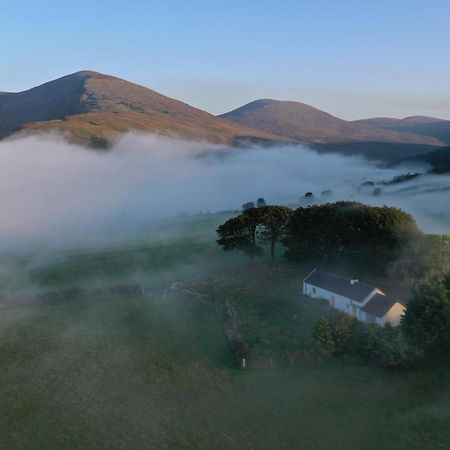 Thistle Thatch Cottage And Hot Tub - Mourne Mountains Newcastle  Extérieur photo