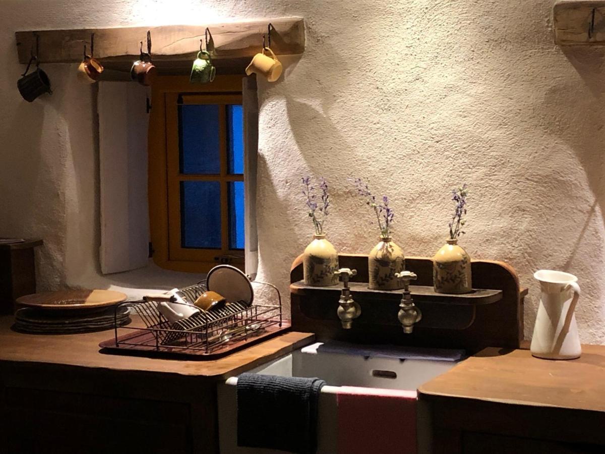 Thistle Thatch Cottage And Hot Tub - Mourne Mountains Newcastle  Extérieur photo