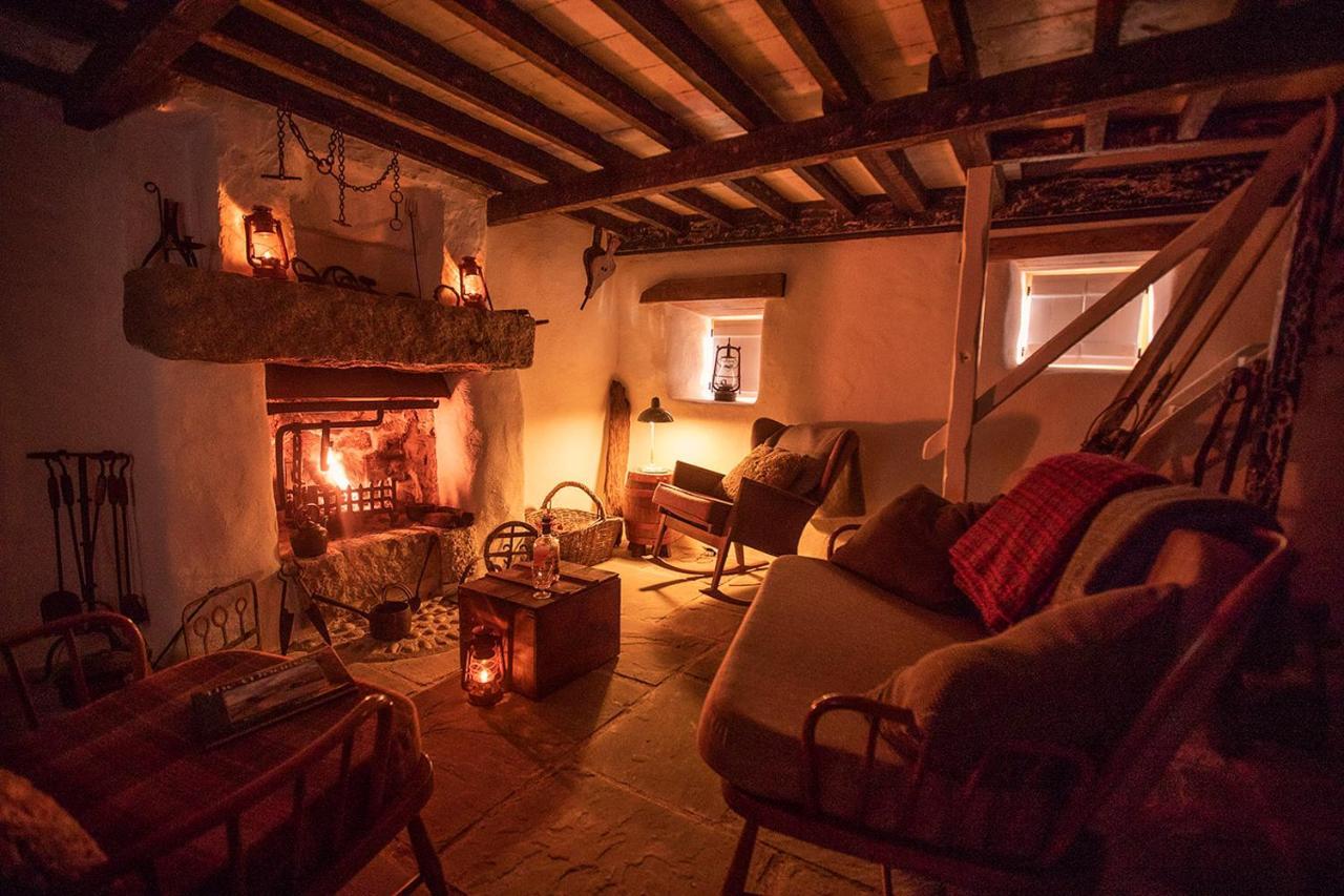 Thistle Thatch Cottage And Hot Tub - Mourne Mountains Newcastle  Extérieur photo